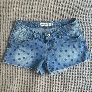 Levi’s Shorty Short Size 7
